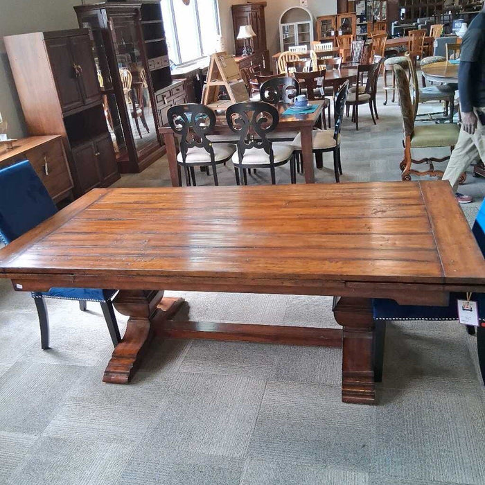 Large Brown Dining Table w/ Pull-out Leaves