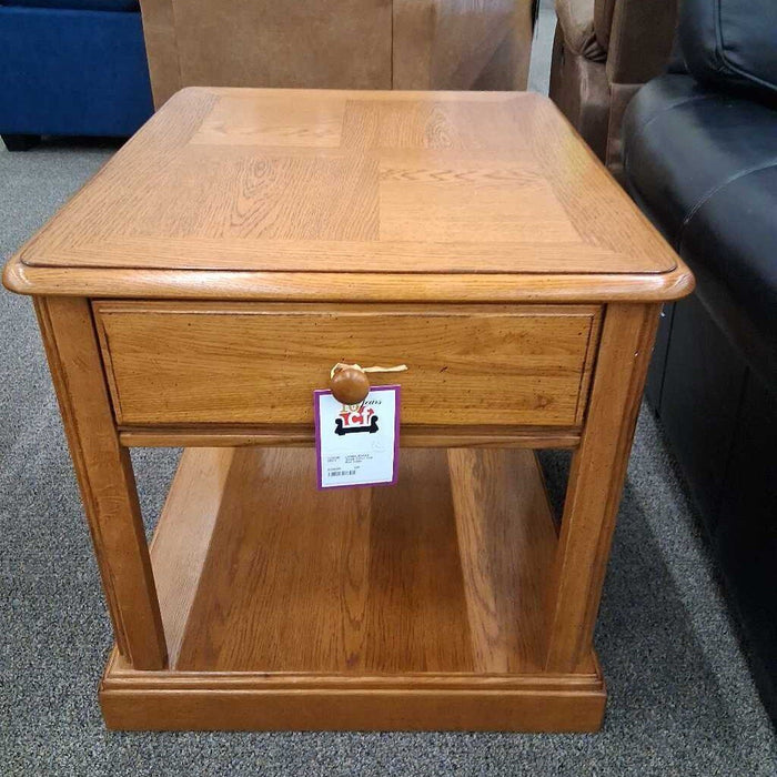 Small 1 Dwr Oak End Table