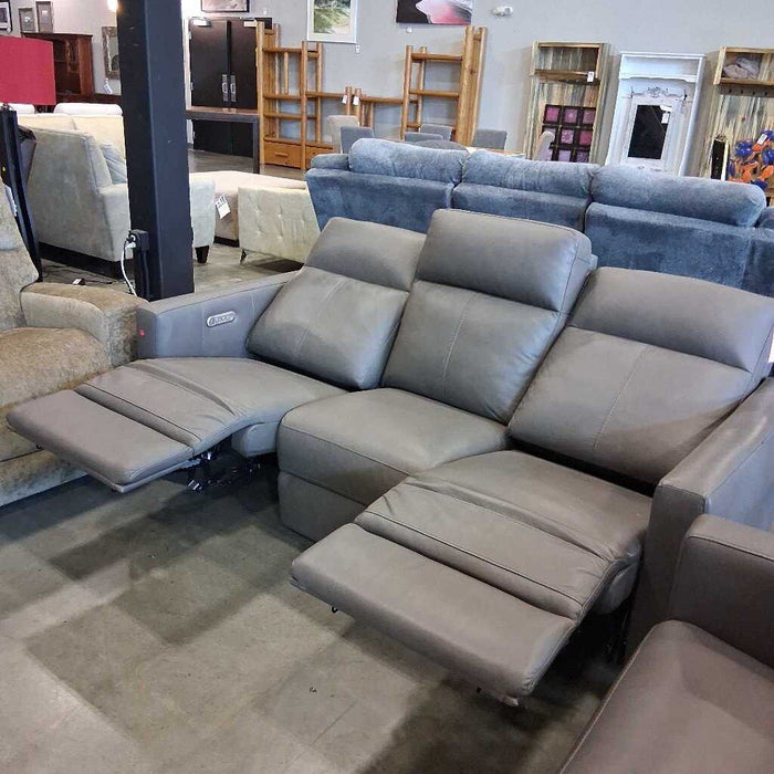 Flexsteel Gray Leather Pwr Rec Sofa