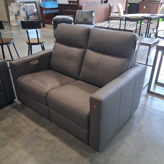 Flexsteel Gray Leather Pwr Loveseat