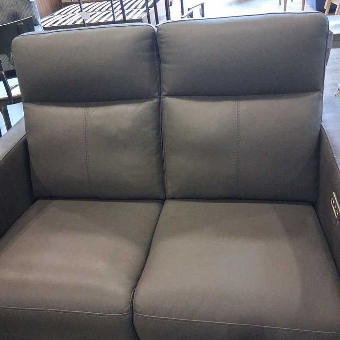 Flexsteel Gray Leather Pwr Loveseat