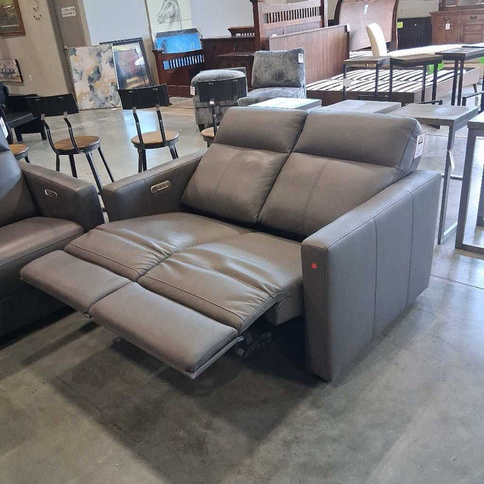 Flexsteel Gray Leather Pwr Loveseat