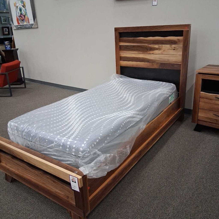 Custom Twin XL Bedframe w/ Sealy Mattress