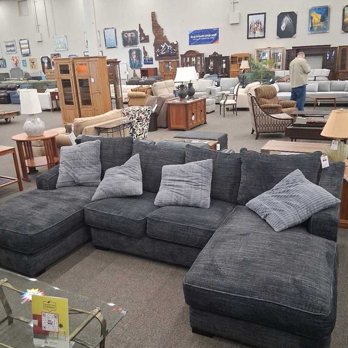 Large Dark Blue 2Pc Sectional w/ Chaise
