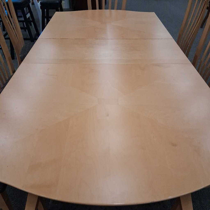 Italian Blonde Dining Table w/ 8 Ch 1L