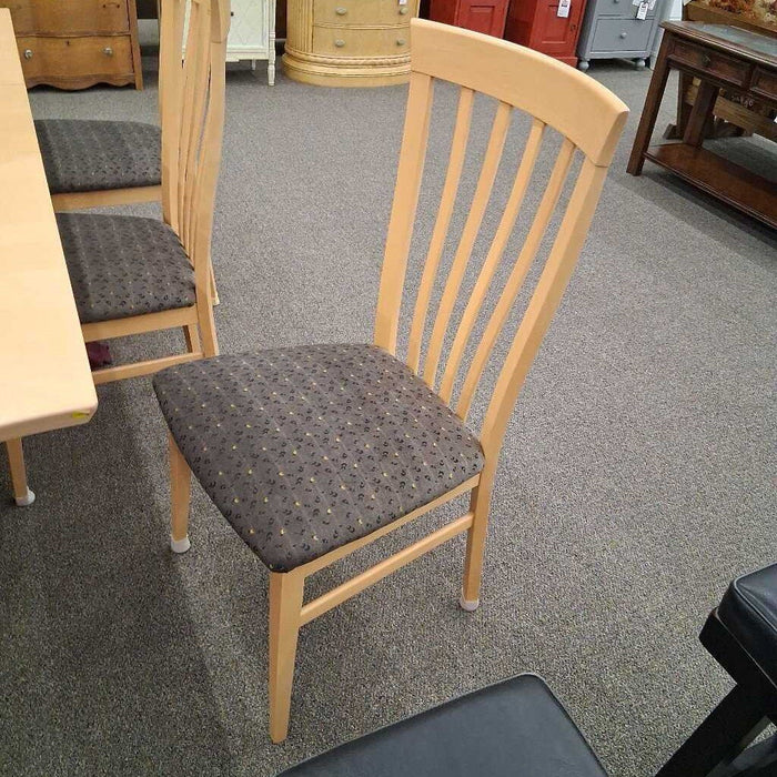 Italian Blonde Dining Table w/ 8 Ch 1L