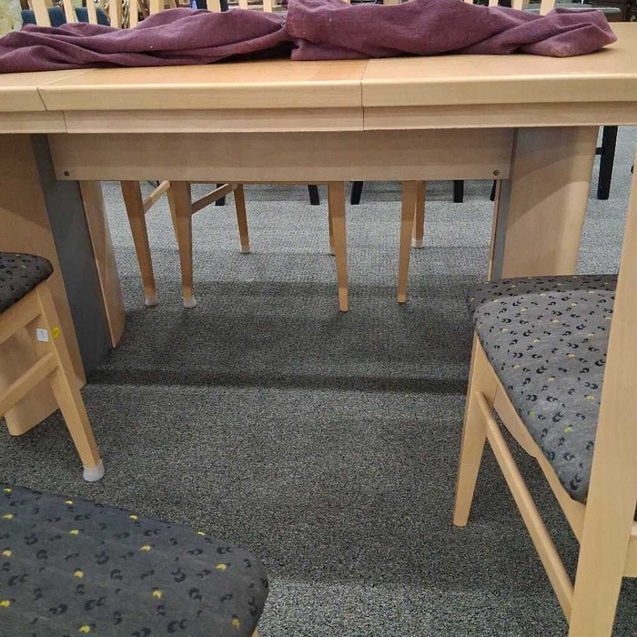 Italian Blonde Dining Table w/ 8 Ch 1L