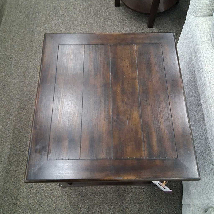 Dark Brown End Table w/ Pwr