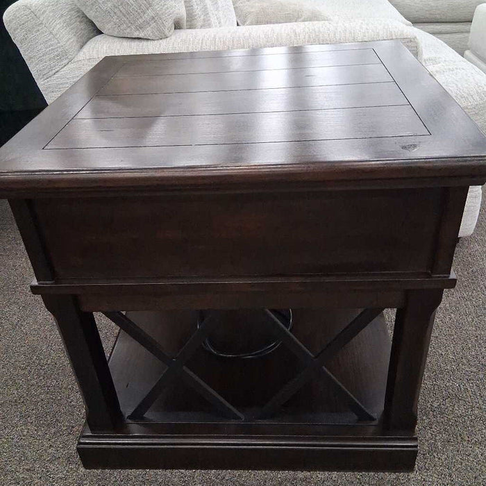 Dark Brown End Table w/ Pwr
