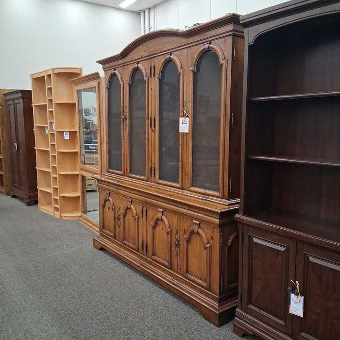Thomasville Vintage 2 Pc Hutch