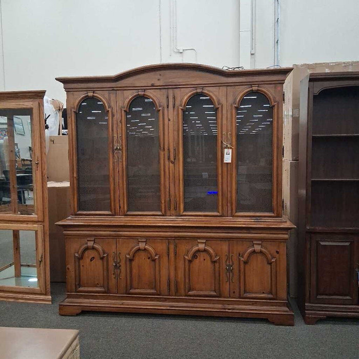 Thomasville Vintage 2 Pc Hutch