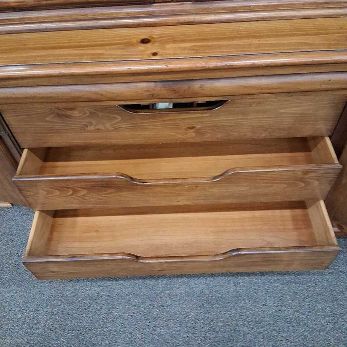 Thomasville Vintage 2 Pc Hutch