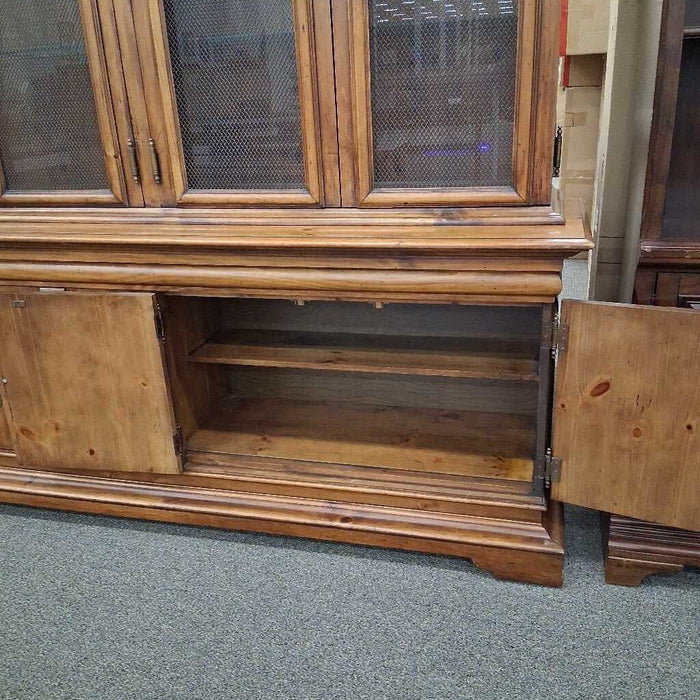 Thomasville Vintage 2 Pc Hutch