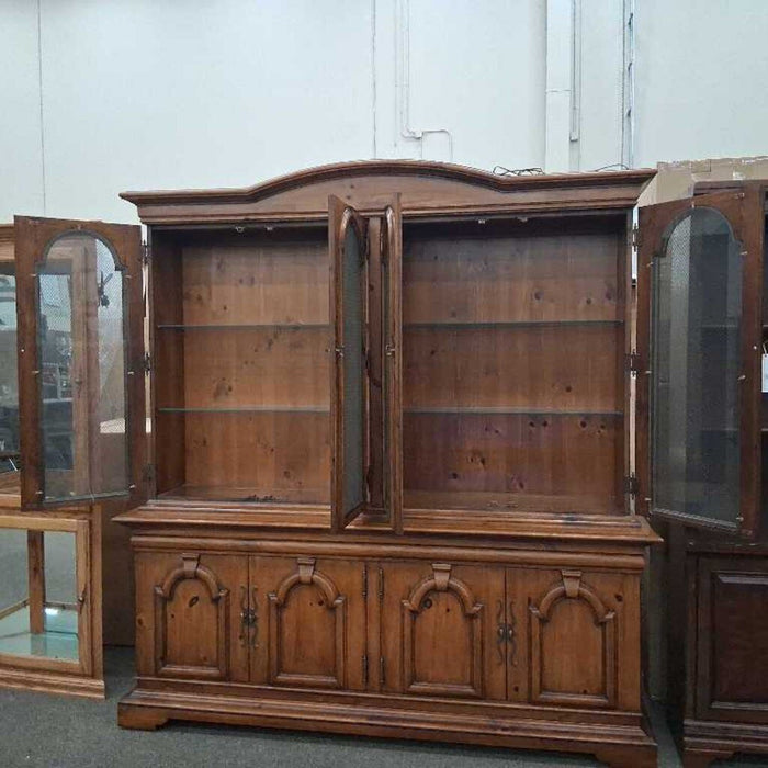 Thomasville Vintage 2 Pc Hutch