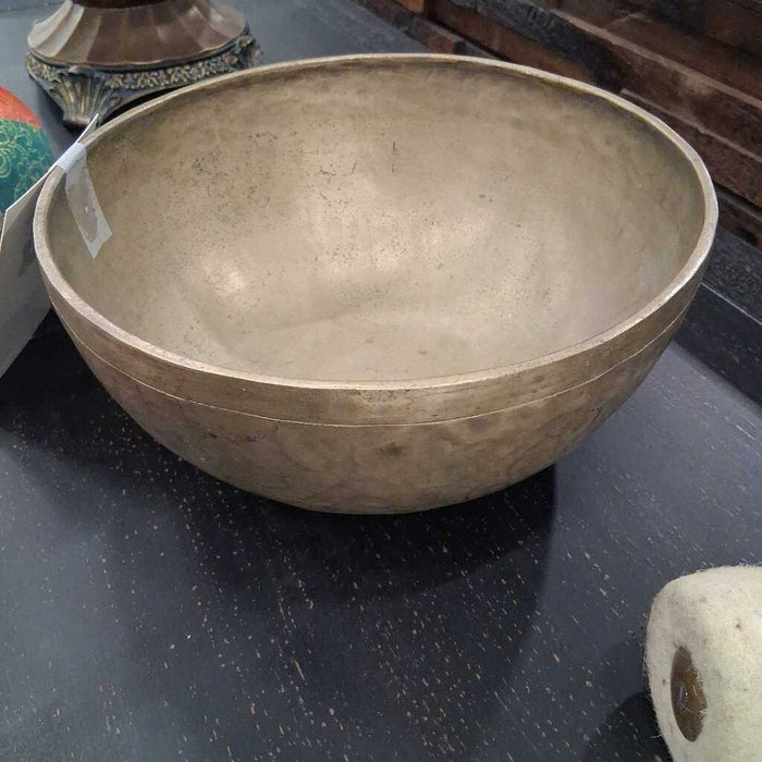 Tibetan Singing Bowl w/ Cushion