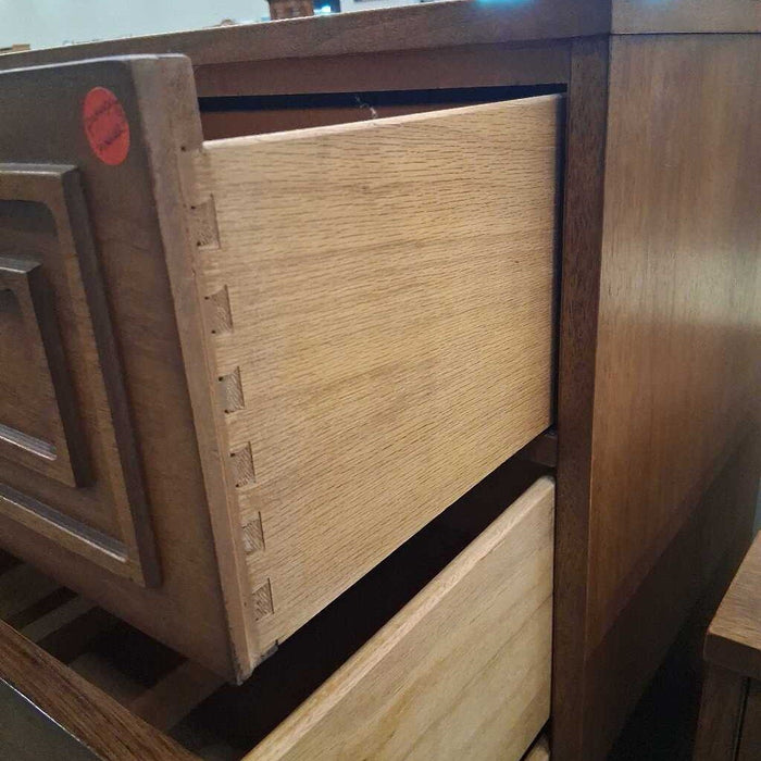 Broyhill 5 Dwr McM Vintage Dresser
