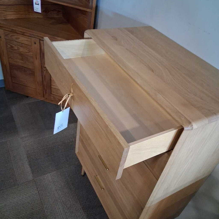 Scan Des Hendrick White Oak 5Dwr Dresser