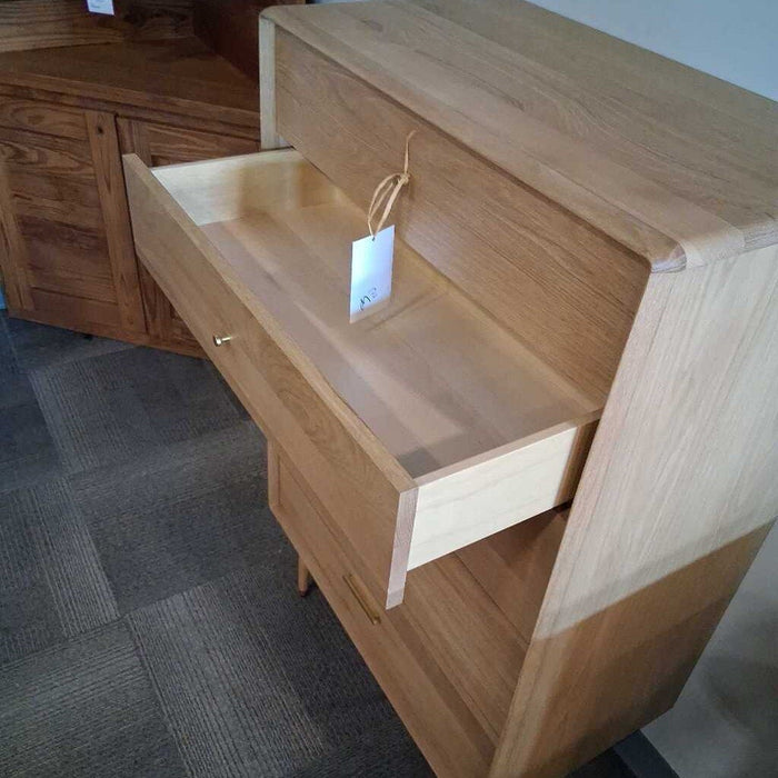 Scan Des Hendrick White Oak 5Dwr Dresser