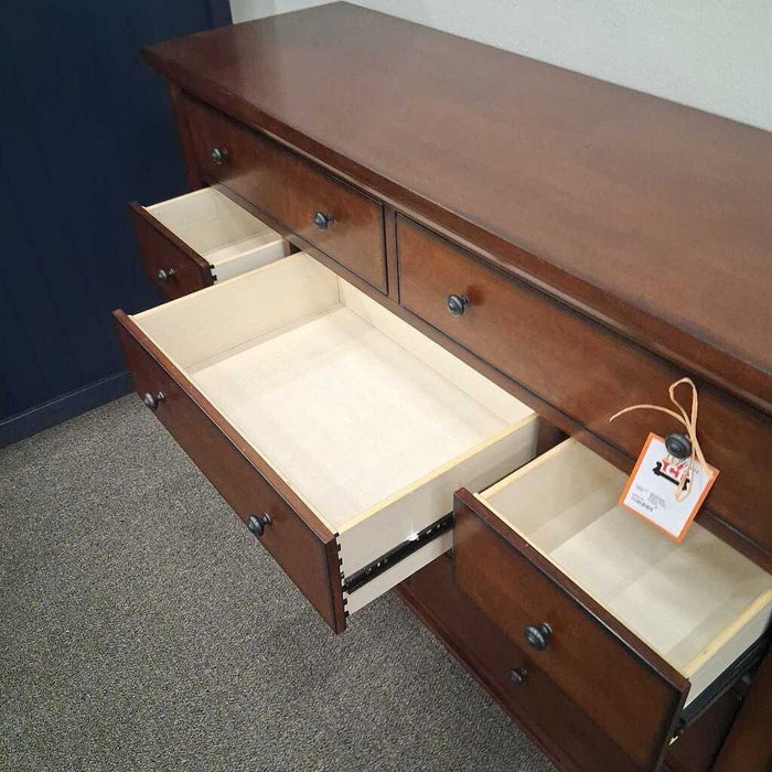Aspen Home Cherry 9 Dwr Dresser