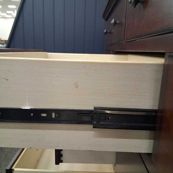 Aspen Home Cherry 9 Dwr Dresser