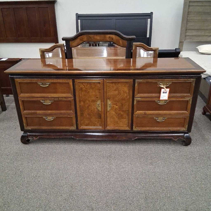 Broyhill Vintage Dresser w/ Mirror