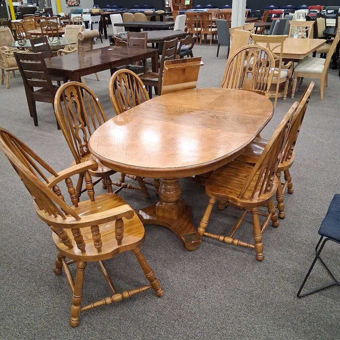 Spotted Oak Dining Table w/ 2L 6 Chairs