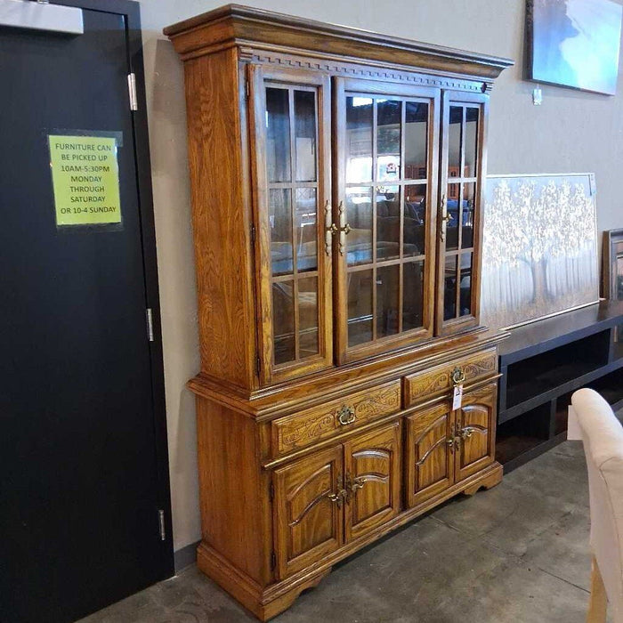 American Drew 2 Pc Oak Hutch