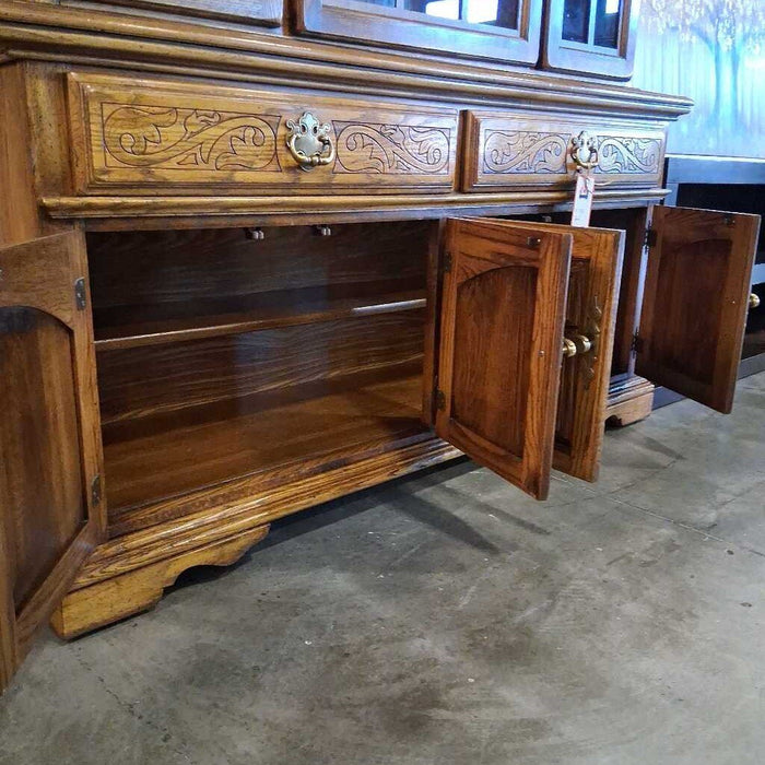 American Drew 2 Pc Oak Hutch