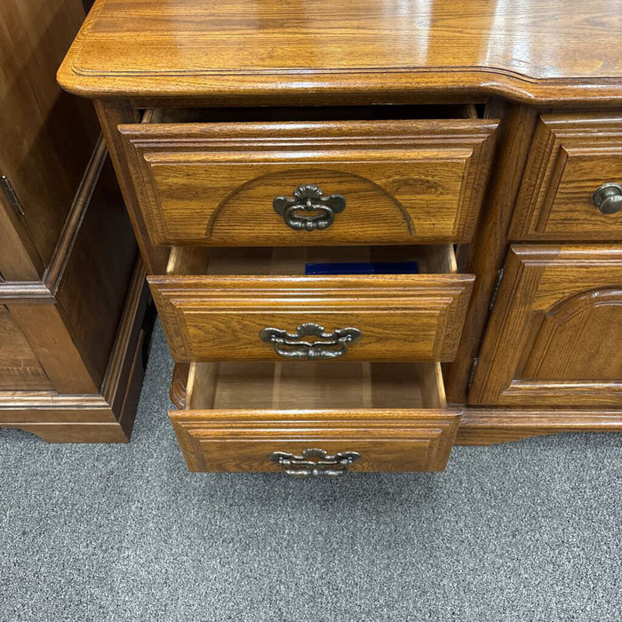 Oak Dresser w/ Mirror (Wear on Top)