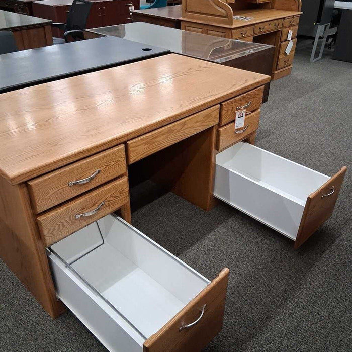 Oak 7 Dwr Executive Desk (Some Fading)