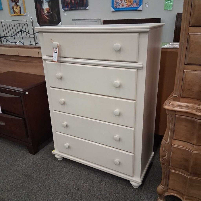 Cream Color 5 Dwr Tallboy (Has Scratches)