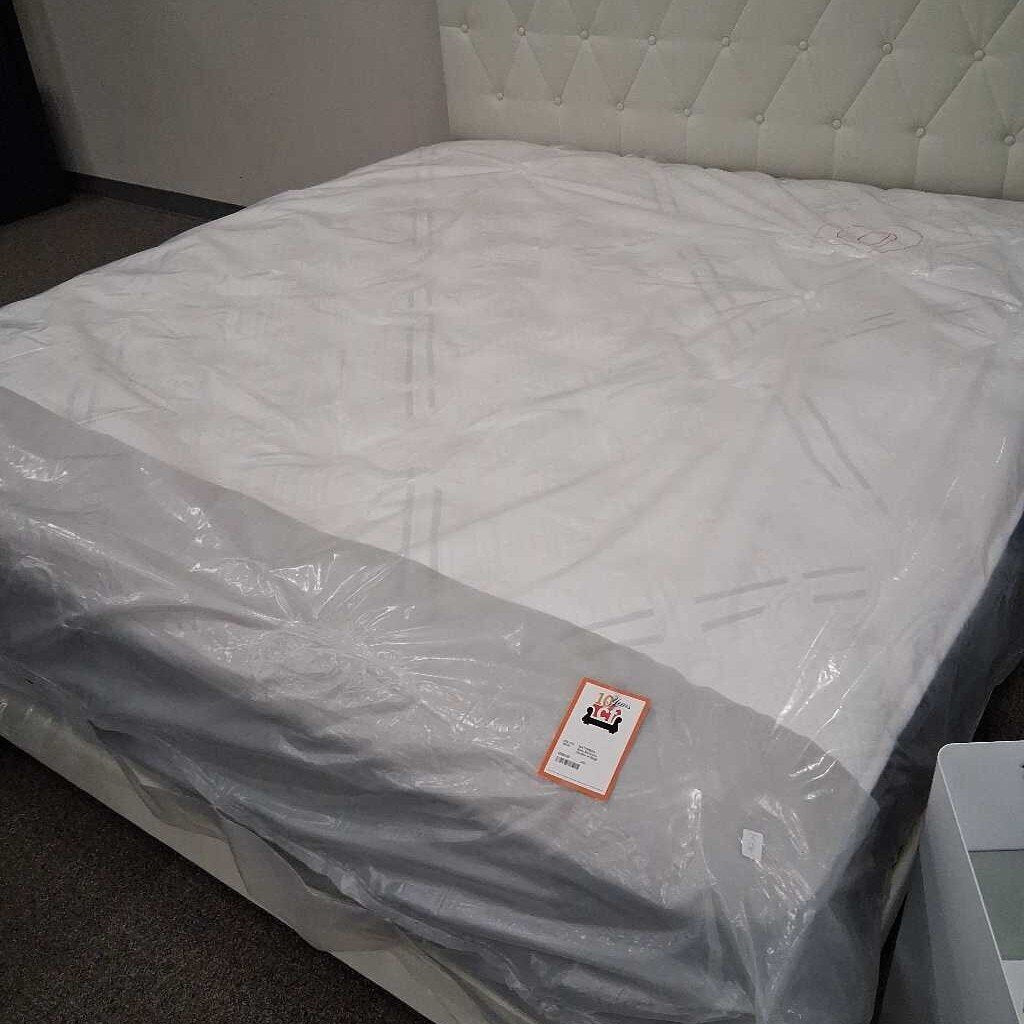 Consignment Furniture