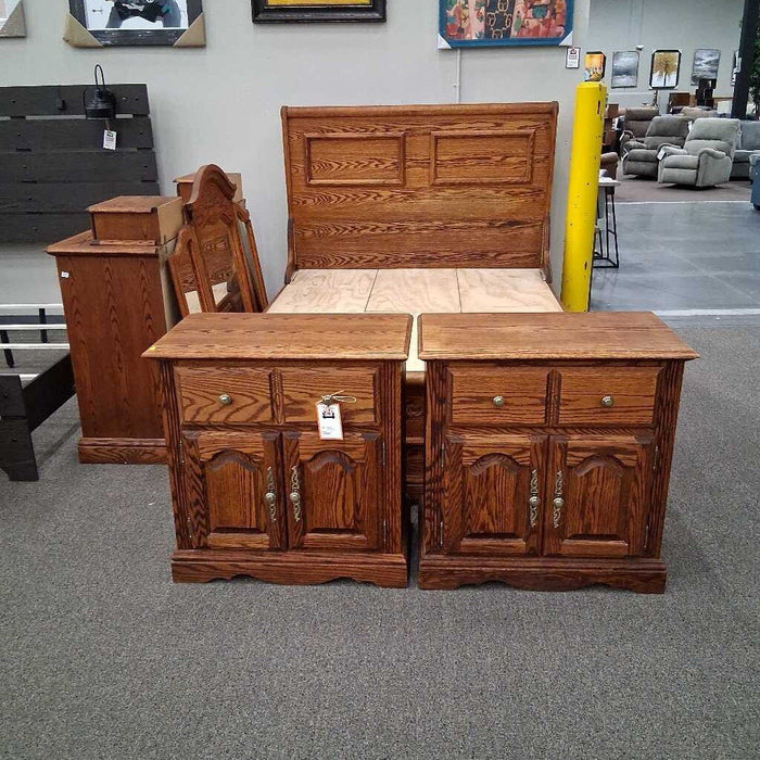 Queen Oak Tree 5 Pc Capt Bedroom Set