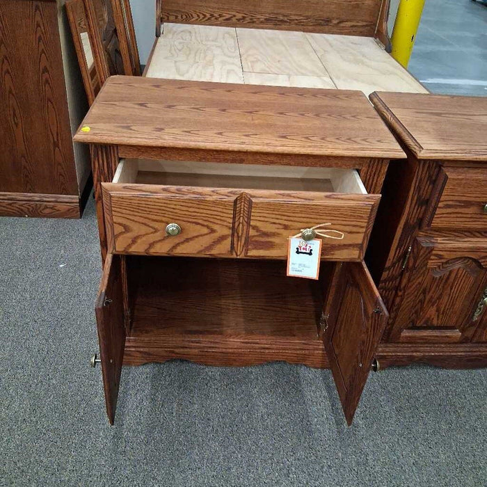 Queen Oak Tree 5 Pc Capt Bedroom Set