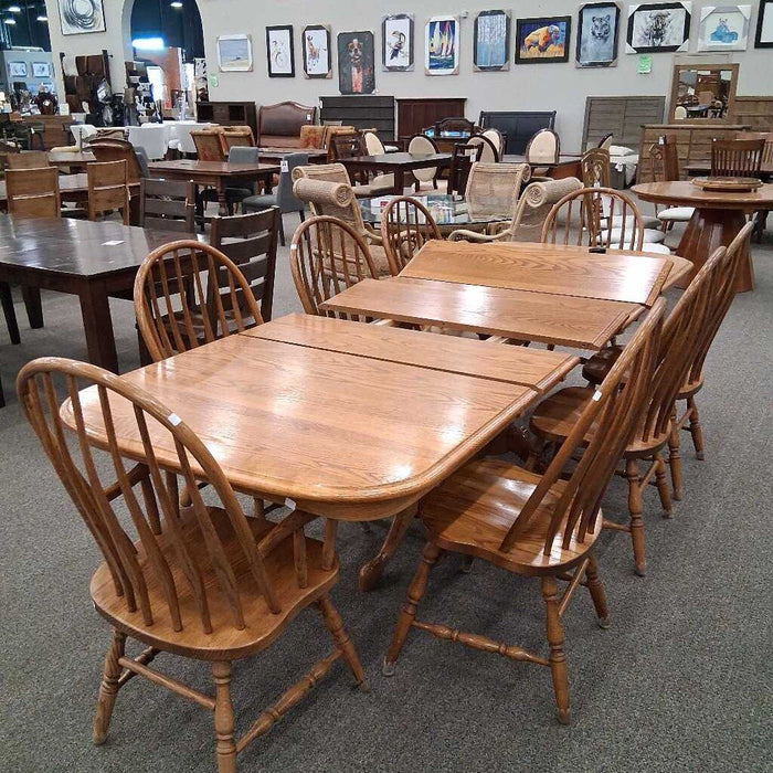Oak Dining Table w/ 8 Ch 4L