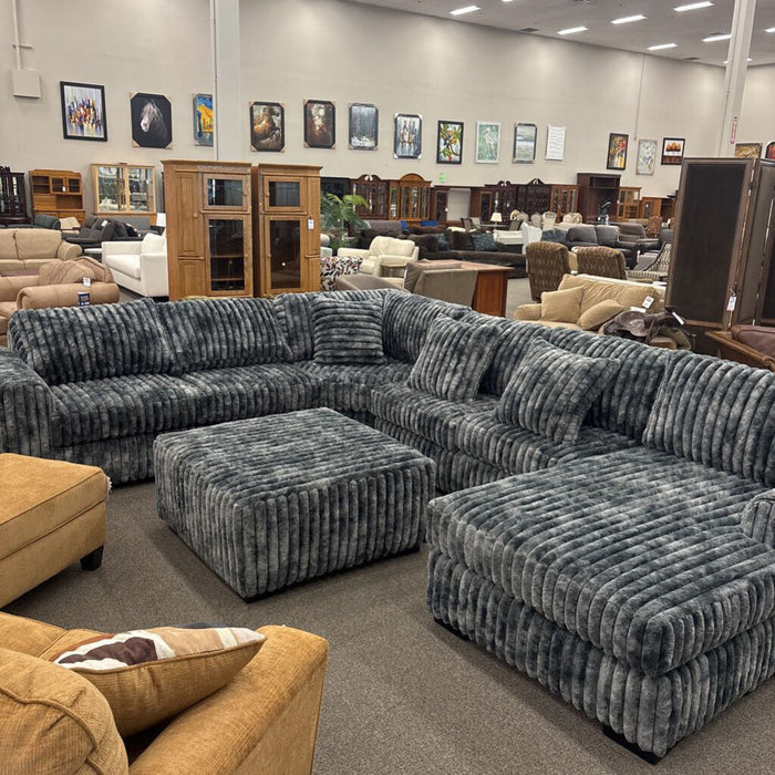 Sofa USA DGY 5 Pc Sectional w/ RSF Chaise
