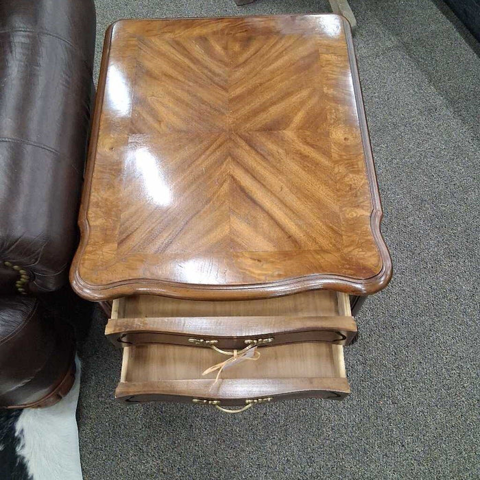 Hammary Vintage 2 Dwr End Table