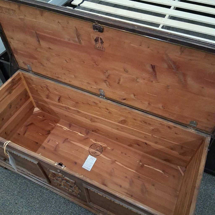 Vintage Lane Cedar Chest
