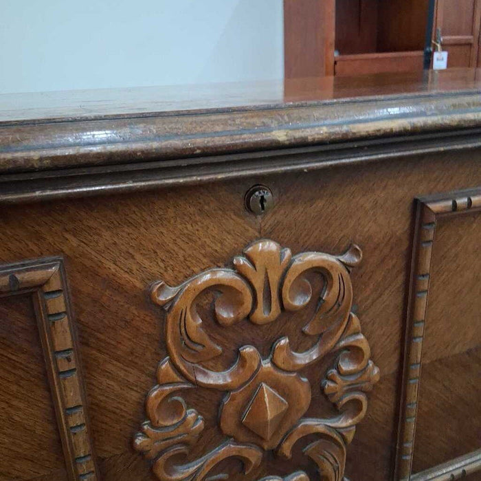 Vintage Lane Cedar Chest