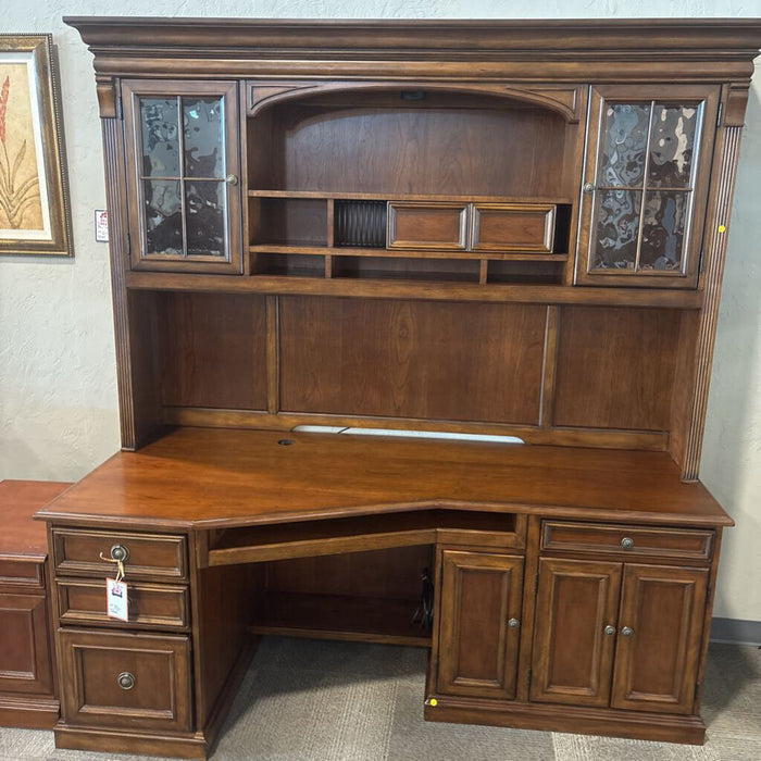 Hooker 2 Pc Corner Desk w/ File Cabinet