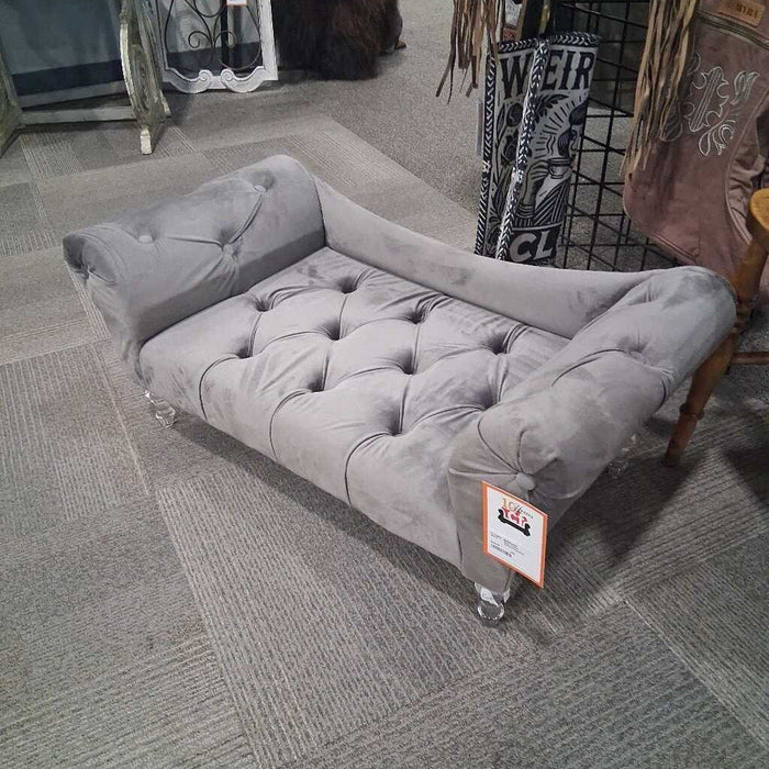 Gray Fabric Tufted Dog Bed