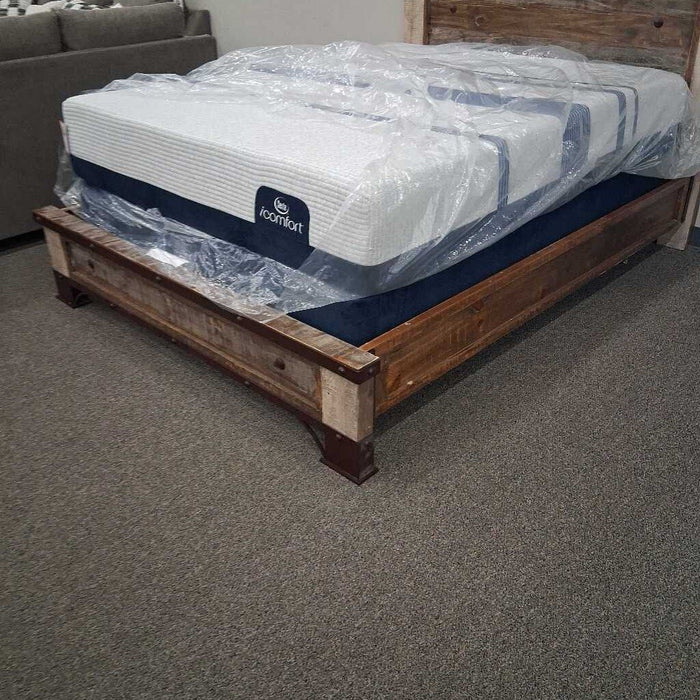 Rustic Queen Bedframe w/ Slats