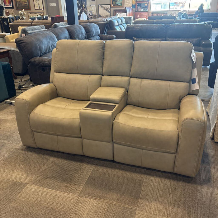 Flexsteel Cream Pwr Rec Loveseat