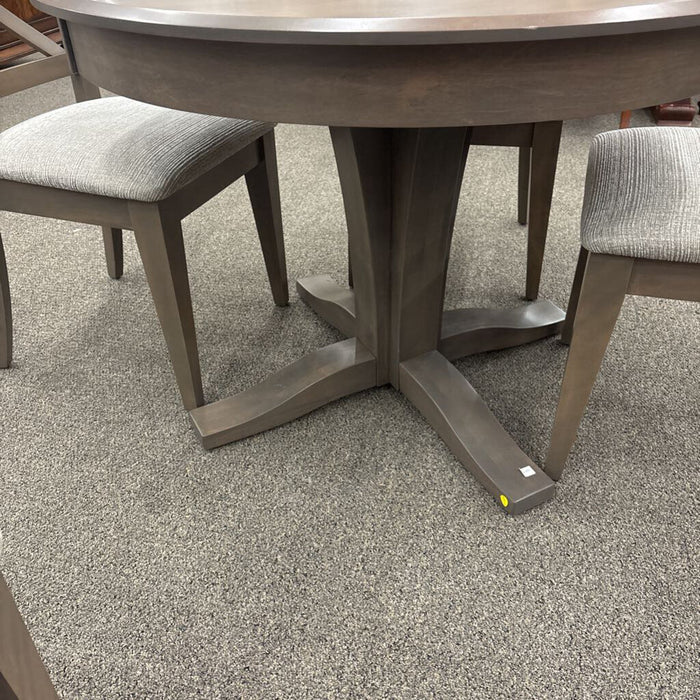 Canadel Round Dining Table w/ 4 CH 1L