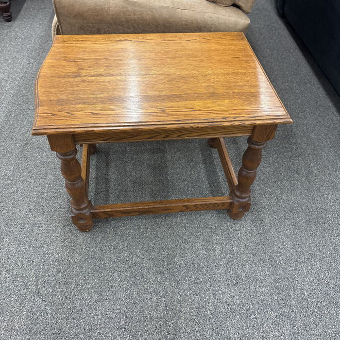 Oak End Table w/ Dwr