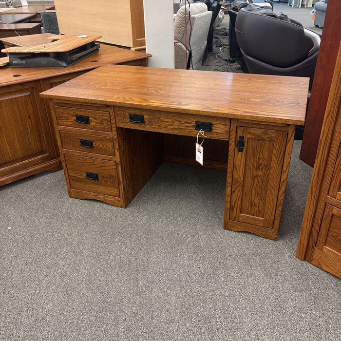 Cherry Exec. Desk (Heritage Reflections