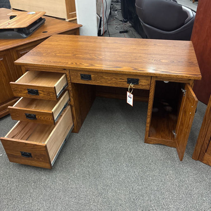 Cherry Exec. Desk (Heritage Reflections