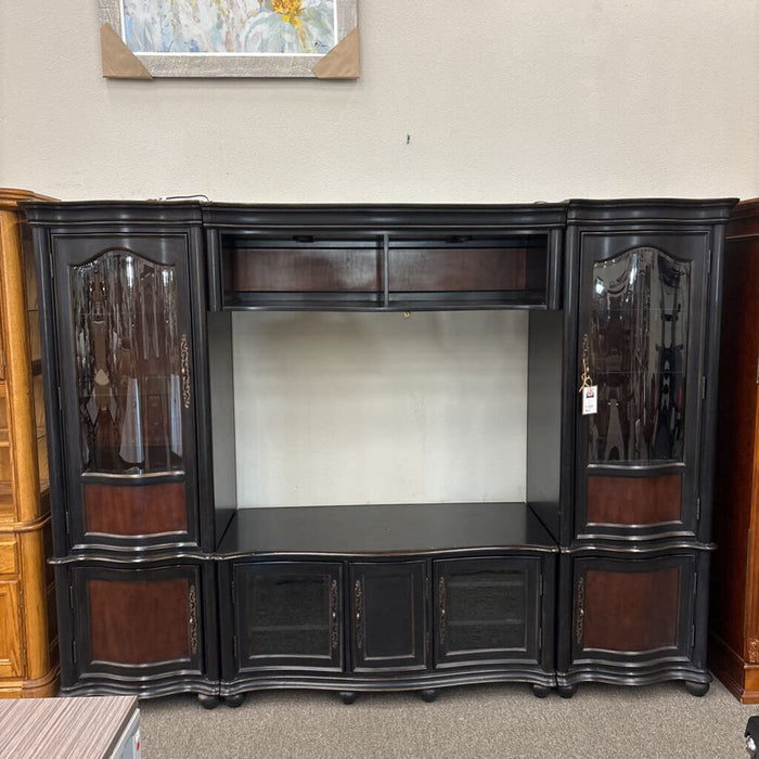 4Pc Hooker Black Entertainment Center