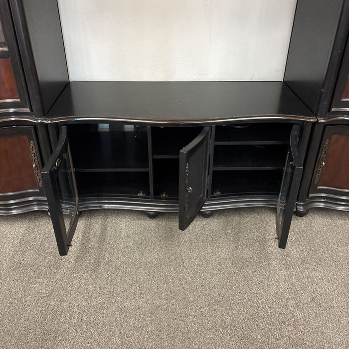 4Pc Hooker Black Entertainment Center