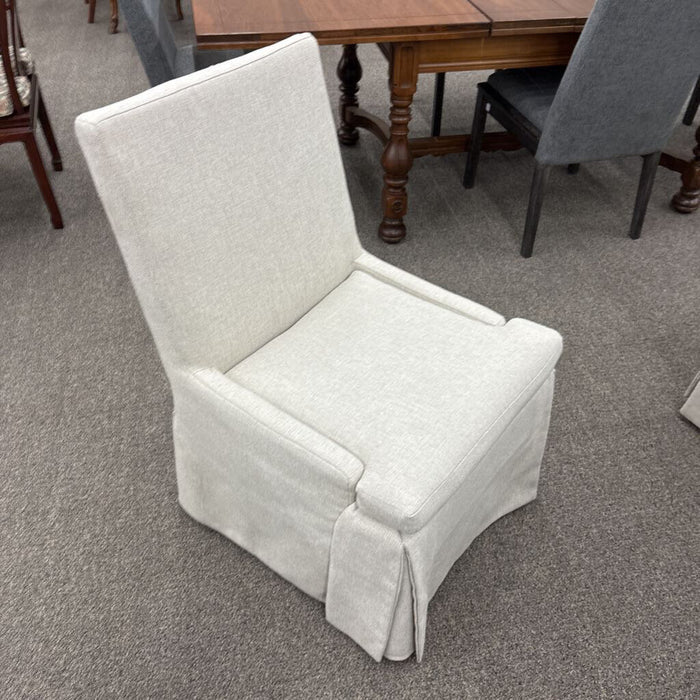 6' Round Dining Table w/ 8 Parsons Chairs